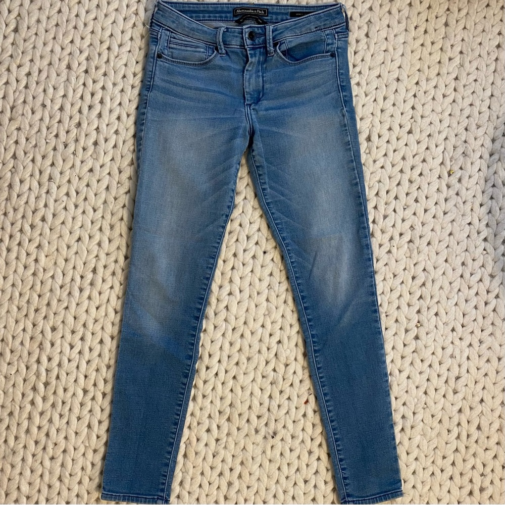 Abercrombie and Fitch Signature Collection Super Skinny Jeans
